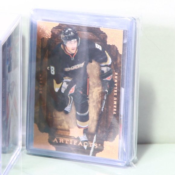 Anaheim Ducks Hockey Cards 50+ Hockey Cards/5 Specialty Cards: Years 2000 & Up! - Picture 3 of 3